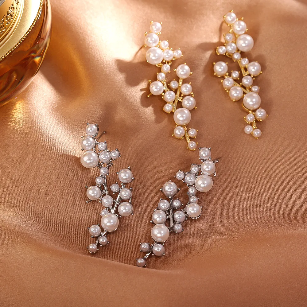 Fashionable and high-end pearl tassel earrings, light luxury exaggerated earrings, women's personalized retro versatile earrings
Fashionable and high-end pearl tassel earrings, light luxury exaggerated earrings, women's personalized retro versatile earrings