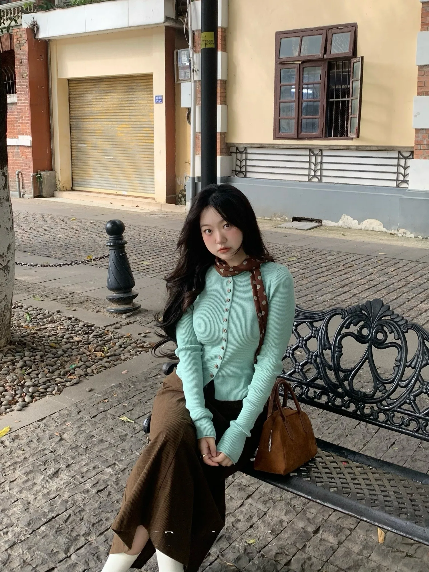 Корейский вязаный свитер-свитерон и облегающая вельветовая юбка для полных женщин, осенне-зимний комплект больших размеров
Корейский вязаный свитер-свитерон и облегающая вельветовая юбка для полных женщин, осенне-зимний комплект больших размеров