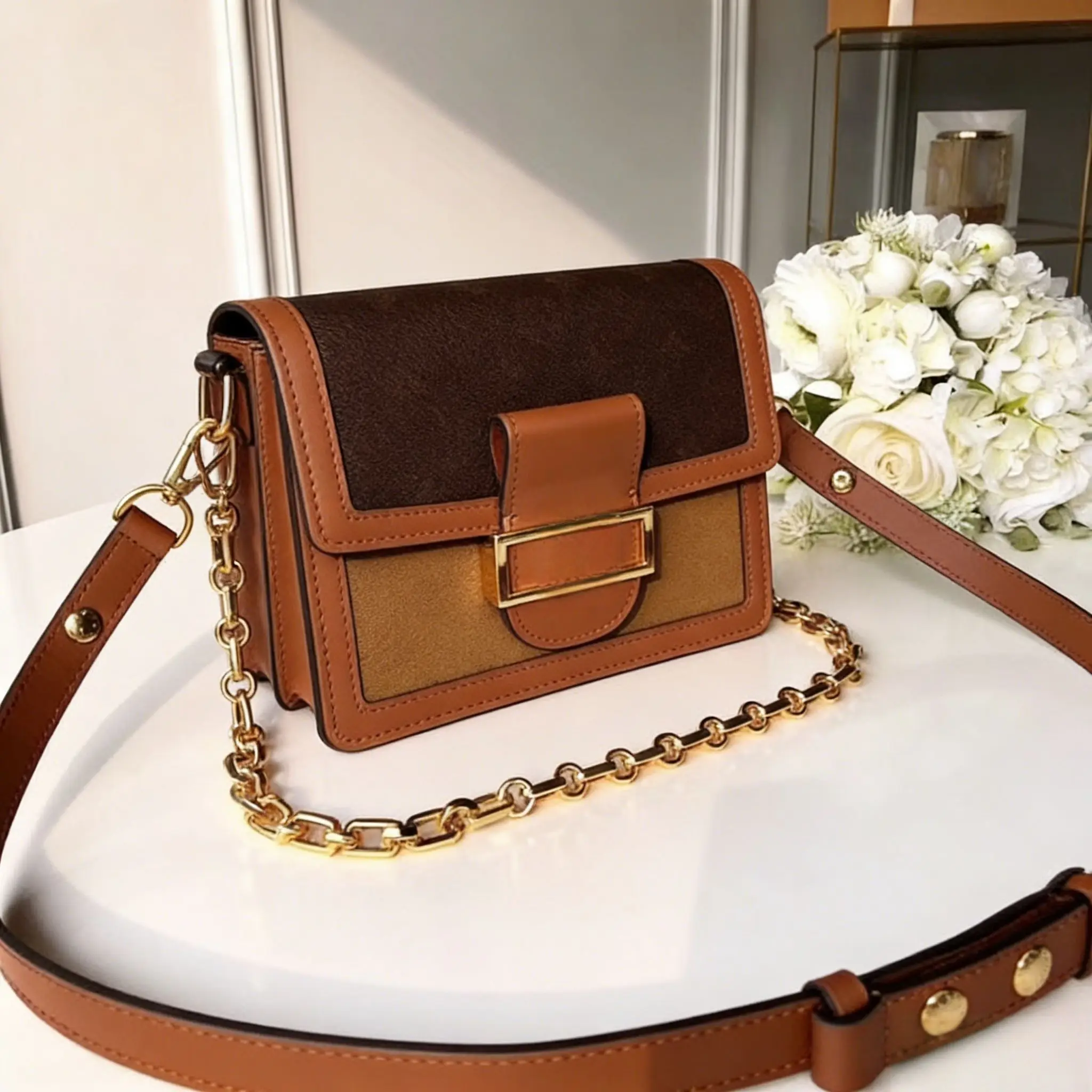 Women's Bag Underarm Chain Shoulder Crossbody Small Square Mailman Bag
Women's Bag Underarm Chain Shoulder Crossbody Small Square Mailman Bag