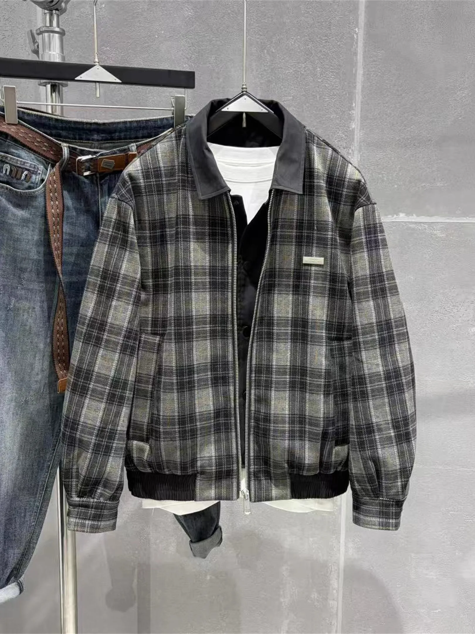 Новая мужская стеганая легкая пуховая куртка с воротником-стойкой, утепленная, в клетку, зимнее теплое пальто, модная модель
Новая мужская стеганая легкая пуховая куртка с воротником-стойкой, утепленная, в клетку, зимнее теплое пальто, модная модель