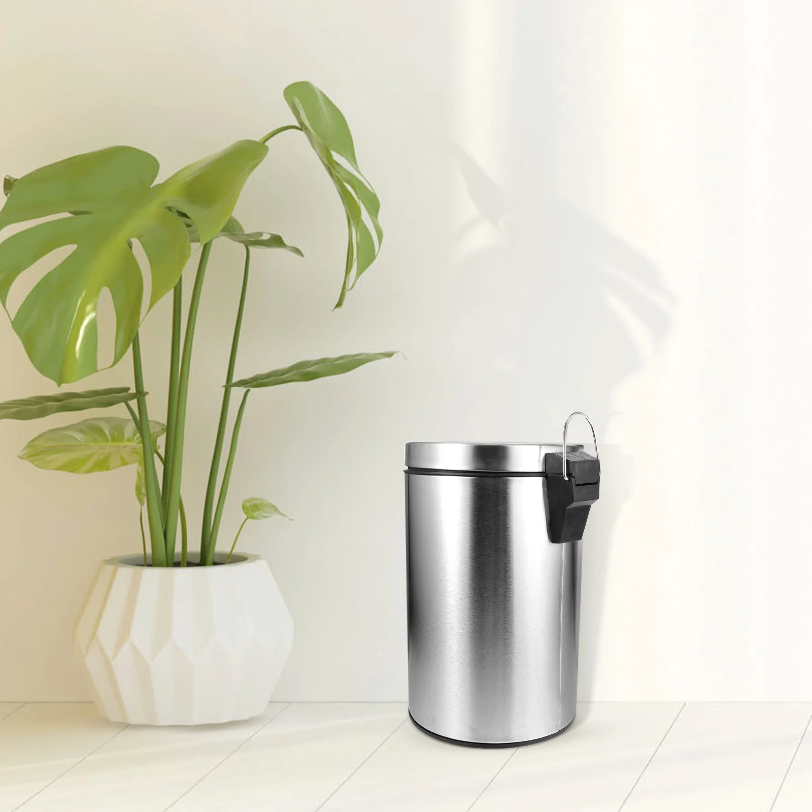 Корзина для мусора из нержавеющей стали, педаль, ступенька для гостиной, кухни, ванной комнаты, большой металлический контейнер для мусора с открытым покрытием 
Корзина для мусора из нержавеющей стали, педаль, ступенька для гостиной, кухни, ванной комнаты, большой металлический контейнер для мусора с открытым покрытием