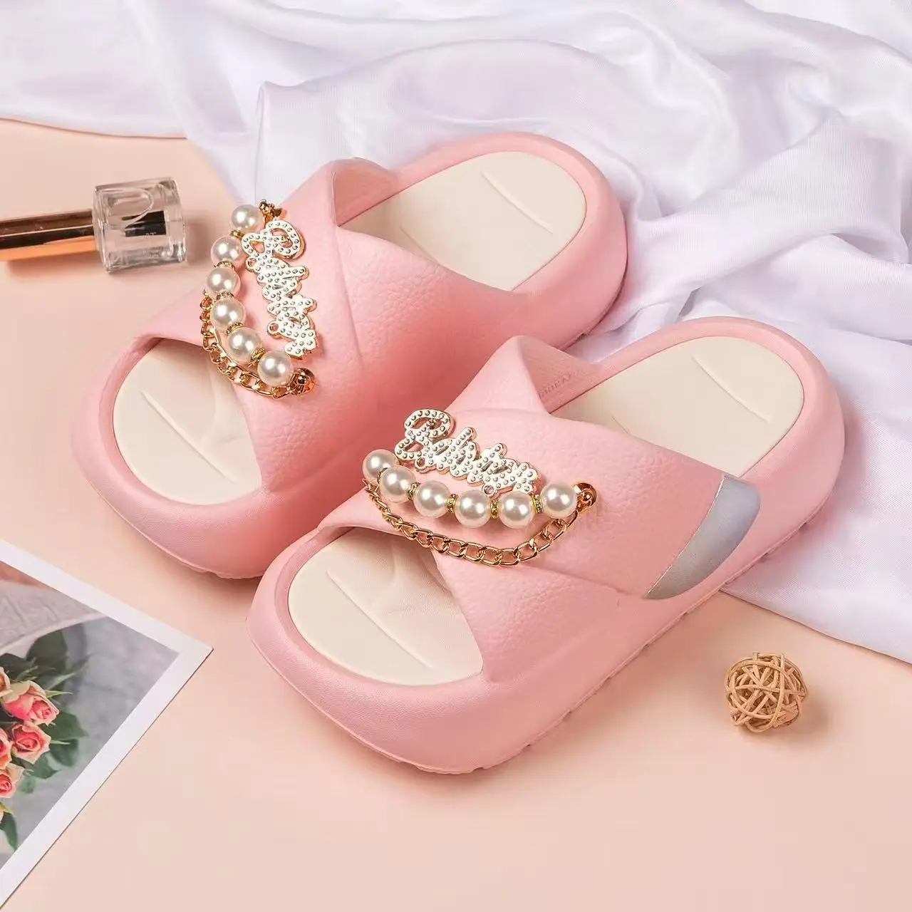 Women Thick Sole One Word Bead Slippers Summer New Injection Molding Lightweight Non slip Home Slippers Outdoor Casual Slippers
Women Thick Sole One Word Bead Slippers Summer New Injection Molding Lightweight Non slip Home Slippers Outdoor Casual Slippers