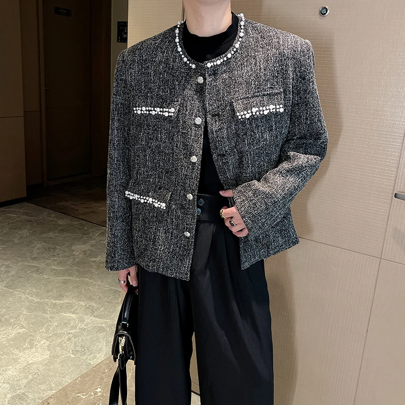 High Quality Autumn Collarless Padded Shoulder Jacket Men's Pearl Decorative Jacket Loose Social Streetwear Short Windbreaker
High Quality Autumn Collarless Padded Shoulder Jacket Men's Pearl Decorative Jacket Loose Social Streetwear Short Windbreaker