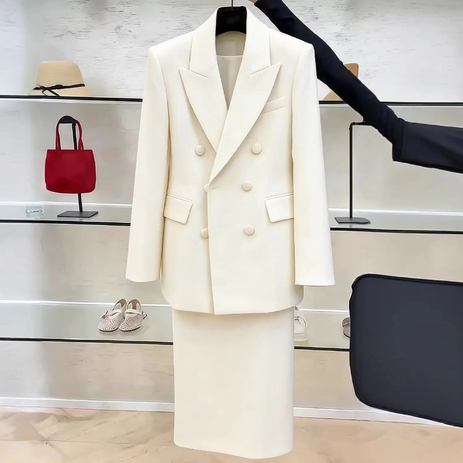 Fashionable Women's Suit 2026 New Style with High-end Temperament Suit Jacket Half Skirt Two-piece Set
Fashionable Women's Suit 2026 New Style with High-end Temperament Suit Jacket Half Skirt Two-piece Set