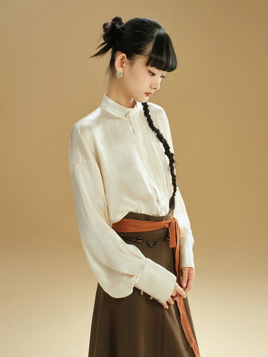 New Chinese Sle round Ne Silk Base Satin Surface Hanfu Top Stand Collar Floral Embroidery Commute Suitable Ladieswear
New Chinese Sle round Ne Silk Base Satin Surface Hanfu Top Stand Collar Floral Embroidery Commute Suitable Ladieswear