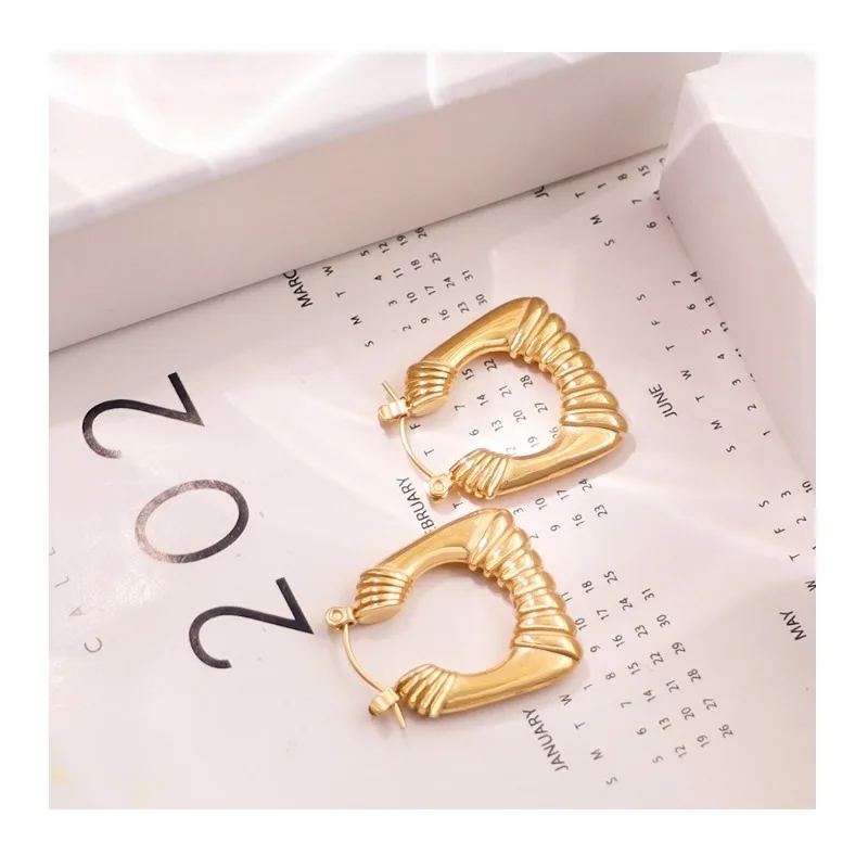 Fashion Personality Wrap Earrings Versatile French Stainless Steel Earrings Premium Sense
Fashion Personality Wrap Earrings Versatile French Stainless Steel Earrings Premium Sense