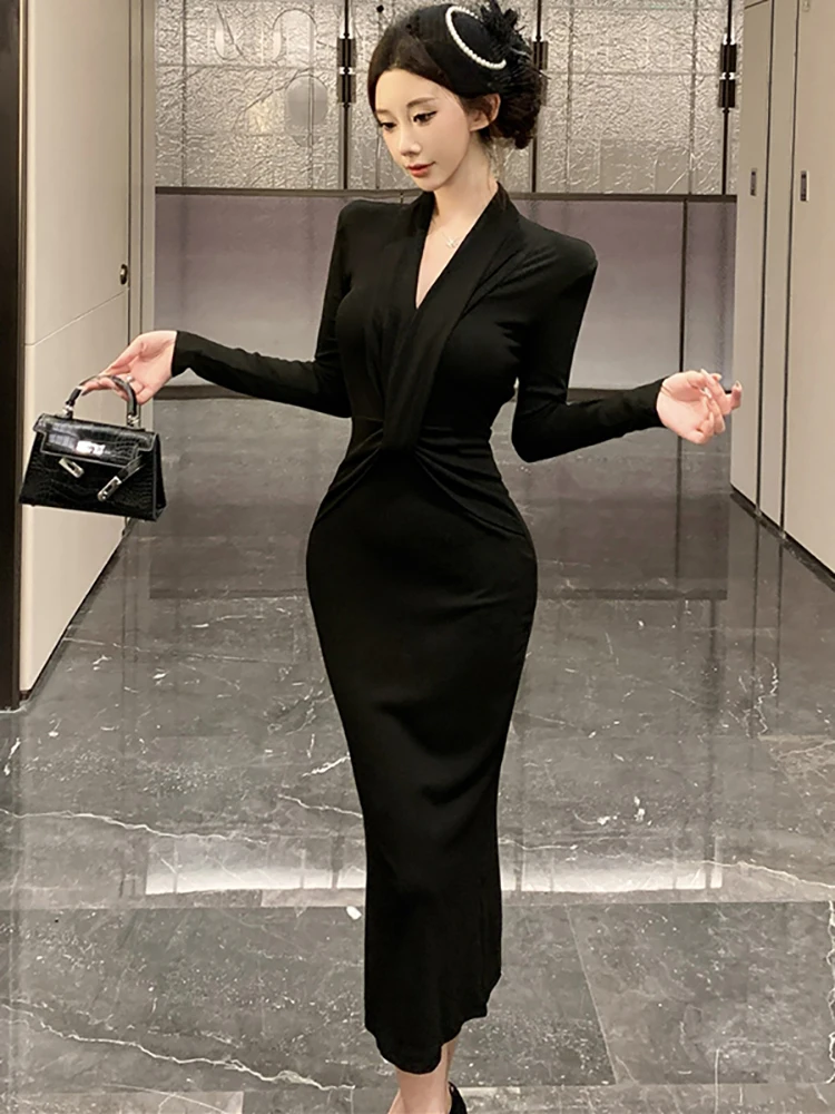 2026 Black Long Sleeve V-Neck Elegant Office Lady Dress Autumn Winter Pleated Bodycon Long Dress Women Korean Luxury Party Dress
2026 Black Long Sleeve V-Neck Elegant Office Lady Dress Autumn Winter Pleated Bodycon Long Dress Women Korean Luxury Party Dress