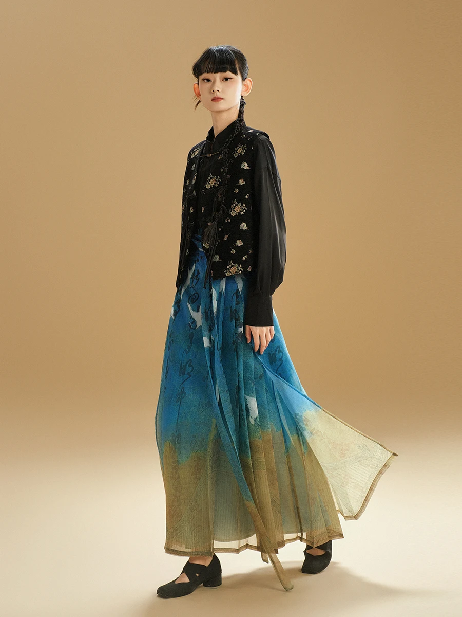 Новая китайская юбка-макси из шелка с принтом в стиле династии Мин, оригинальный национальный модный узор, для повседневной носки, в стиле Ханьфу
Новая китайская юбка-макси из шелка с принтом в стиле династии Мин, оригинальный национальный модный узор, для повседневной носки, в стиле Ханьфу