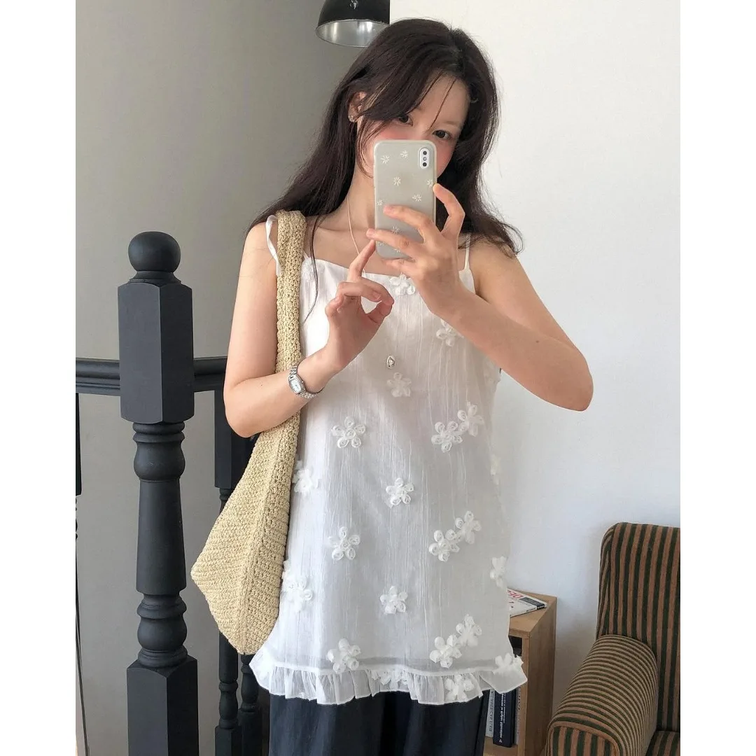 Delicate Embroidered 3D Flower Strap Dress Korean Style Spring Autumn Winter Casual Wear for Women in Their 20s And 30s
Delicate Embroidered 3D Flower Strap Dress Korean Style Spring Autumn Winter Casual Wear for Women in Their 20s And 30s