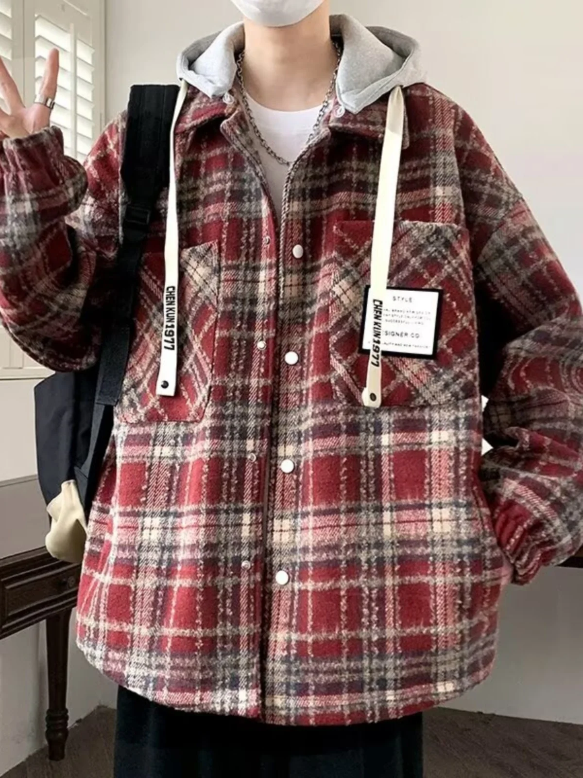 Мужская шерстяная куртка больших размеров на весну-осень с капюшоном, свободного кроя, повседневная верхняя одежда, модная
Мужская шерстяная куртка больших размеров на весну-осень с капюшоном, свободного кроя, повседневная верхняя одежда, модная