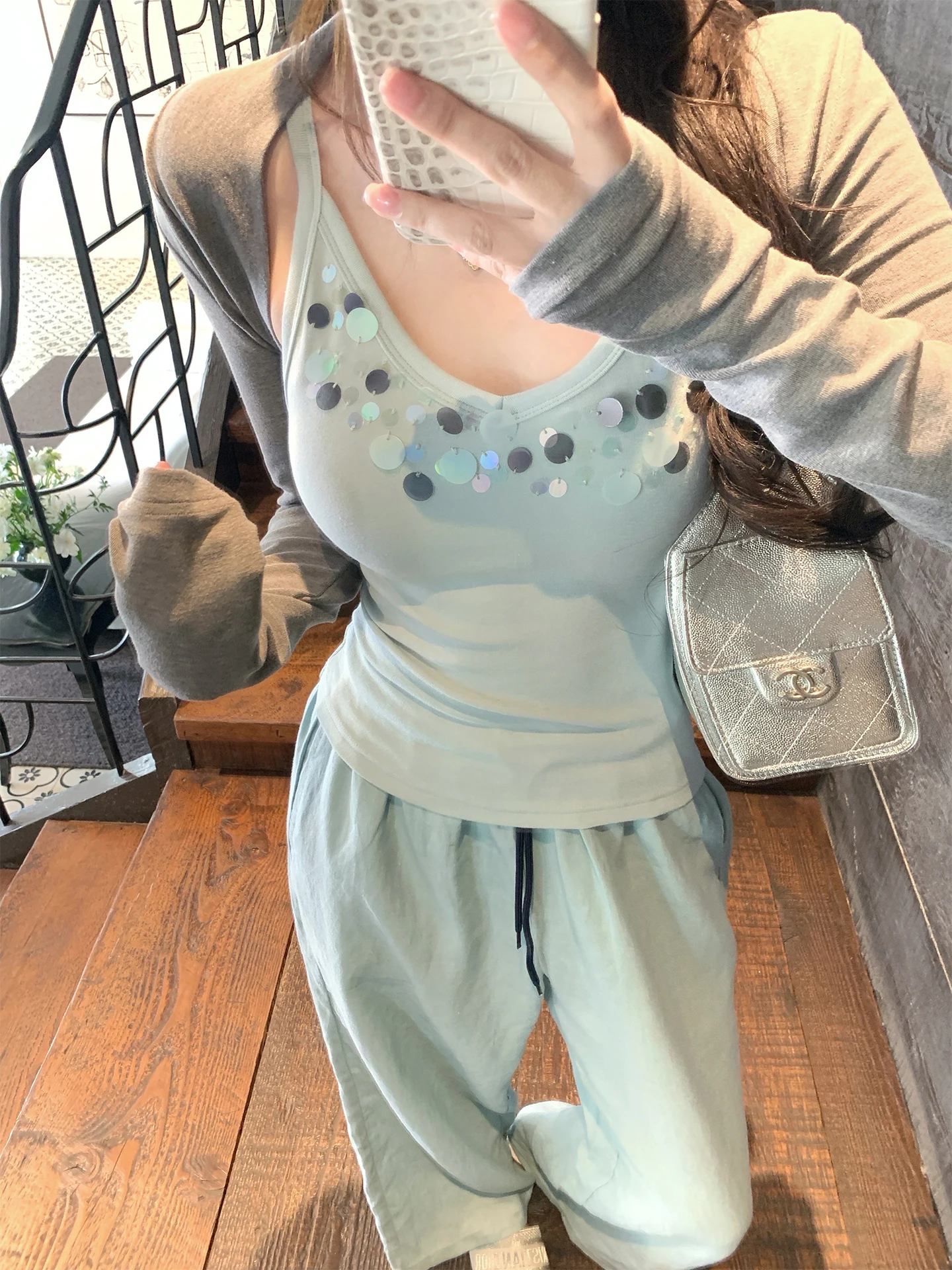 NNS Short Length Sparkling Women's Cardigan And Tank Top Two-Piece Set Korean Style Loose Fit Cotton Knitted Sweater Dress
NNS Short Length Sparkling Women's Cardigan And Tank Top Two-Piece Set Korean Style Loose Fit Cotton Knitted Sweater Dress