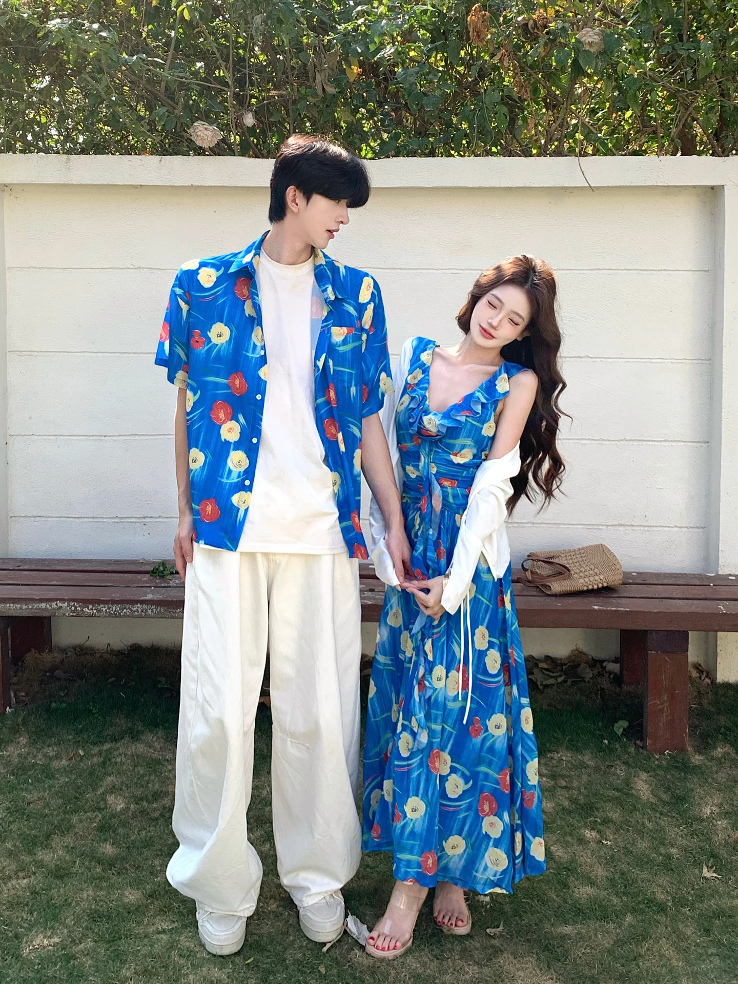 Beach Vacation Couples Long Floral Print Shirt Men's Loose Fit Breathable Short Sleeve Casual Romantic Style Button down
Beach Vacation Couples Long Floral Print Shirt Men's Loose Fit Breathable Short Sleeve Casual Romantic Style Button down