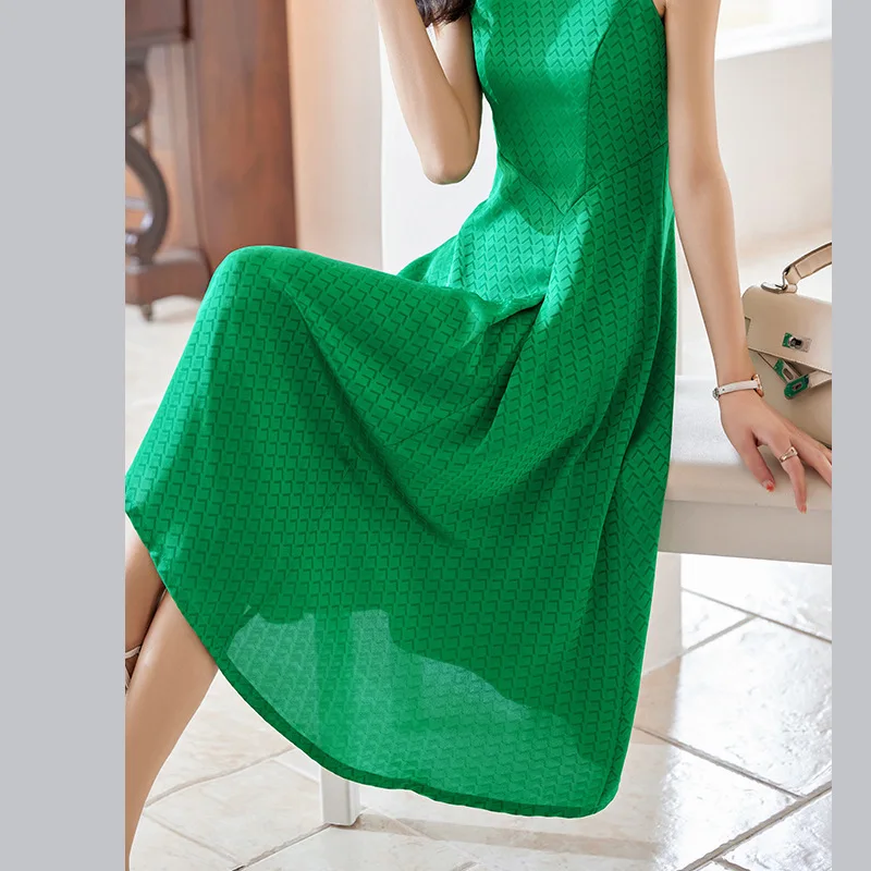 French style sleeveless one shoulder camisole dress summer women unique and stunning design V-neck temperament skirt
French style sleeveless one shoulder camisole dress summer women unique and stunning design V-neck temperament skirt