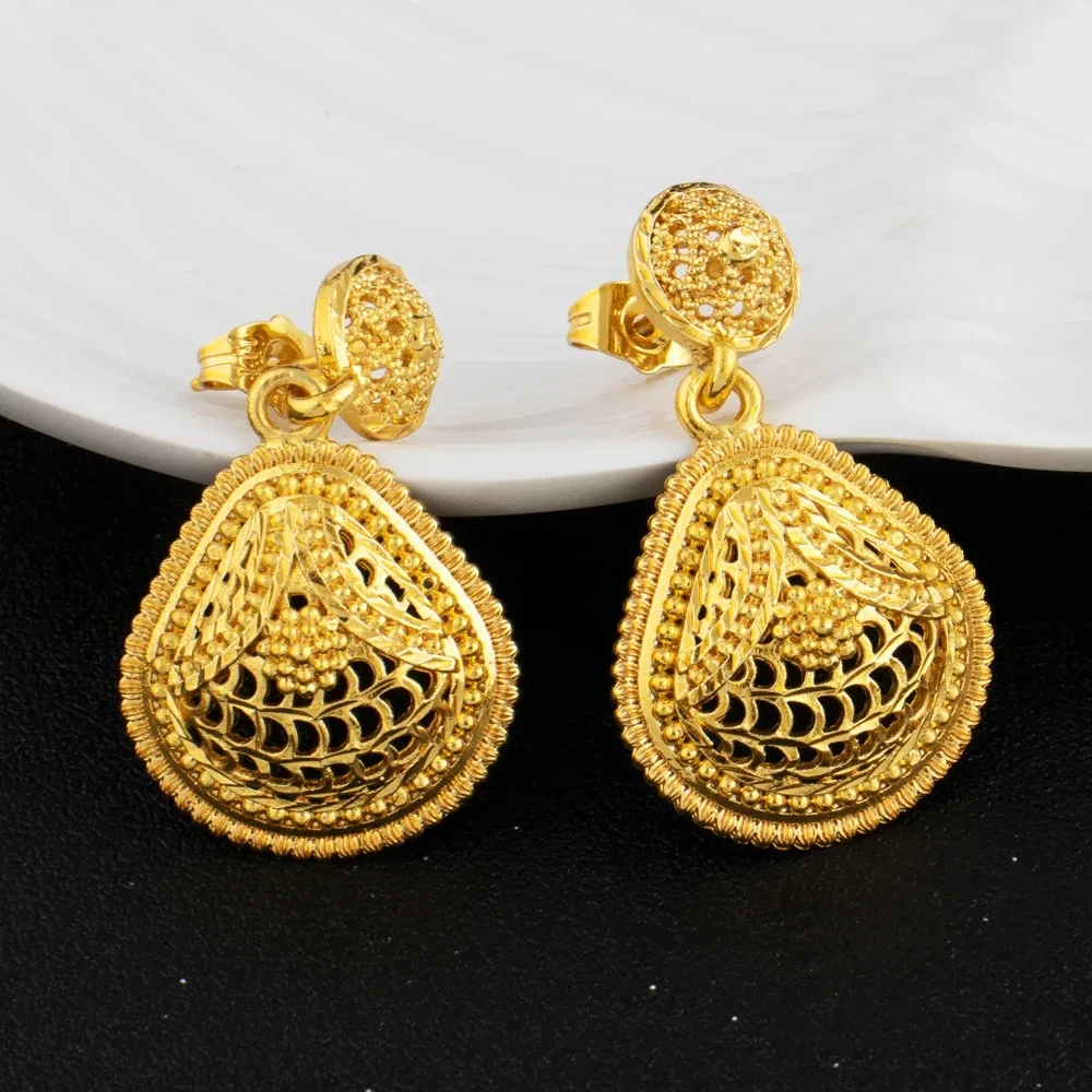 Arabian Gold-Tone Jewelry Set for Women, Earrings Pendant Ring, Moroccan Bridal Beach Wedding Party Gift
Arabian Gold-Tone Jewelry Set for Women, Earrings Pendant Ring, Moroccan Bridal Beach Wedding Party Gift