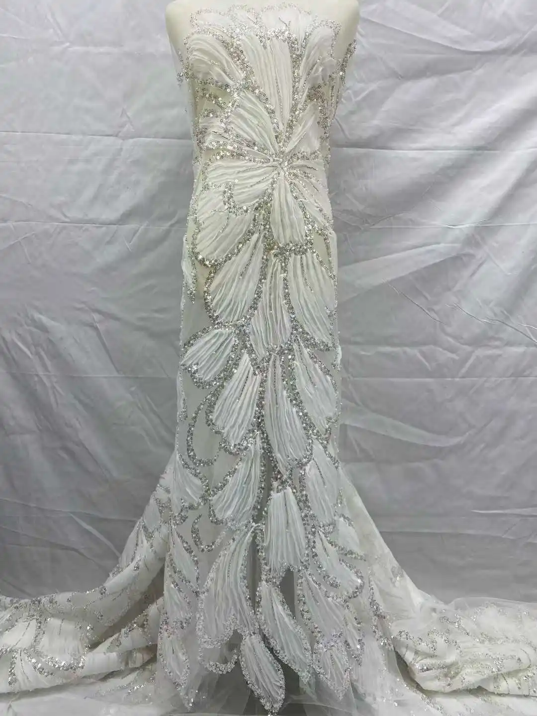 Wholesale Handmade French Tulle Lace Fabric 2026 High Quality Flower Embroidery African Beads Lace Fabric for Women Dresses
Wholesale Handmade French Tulle Lace Fabric 2026 High Quality Flower Embroidery African Beads Lace Fabric for Women Dresses