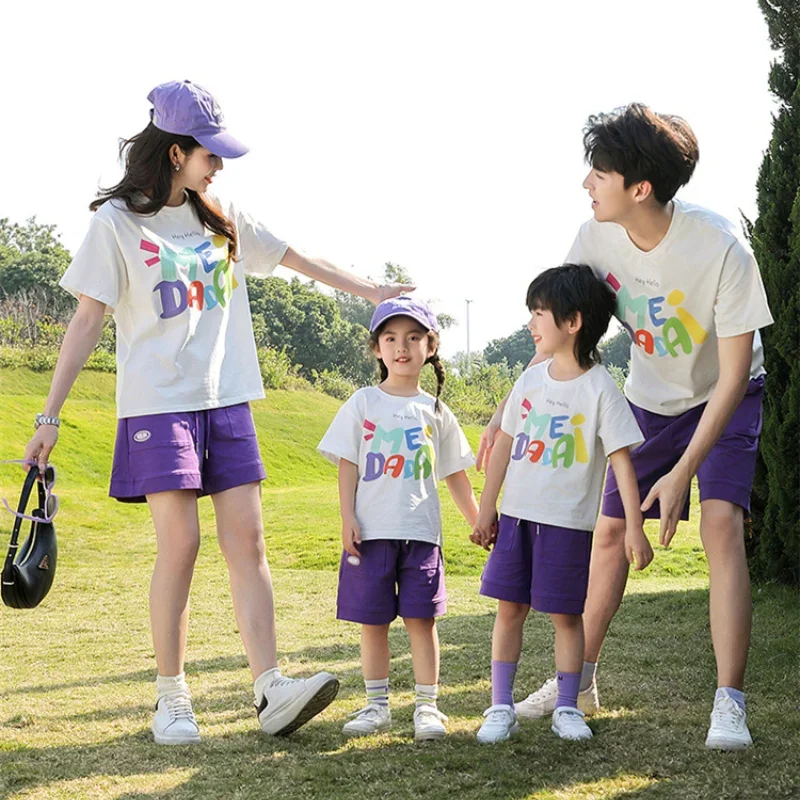 2024 летний Семейный комплект, одежда для родителей и детей, хлопковая футболка для отца, матери и дочери, сына + шорты, комплект из двух предметов
2024 летний Семейный комплект, одежда для родителей и детей, хлопковая футболка для отца, матери и дочери, сына + шорты, комплект из двух предметов