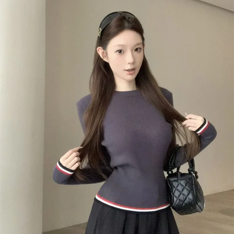 Korean Sle Color Blo Stripe round Ne Long Sve Knitted Sweater Women's Slim Fit Versatile Base Layer irt Top
Korean Sle Color Blo Stripe round Ne Long Sve Knitted Sweater Women's Slim Fit Versatile Base Layer irt Top