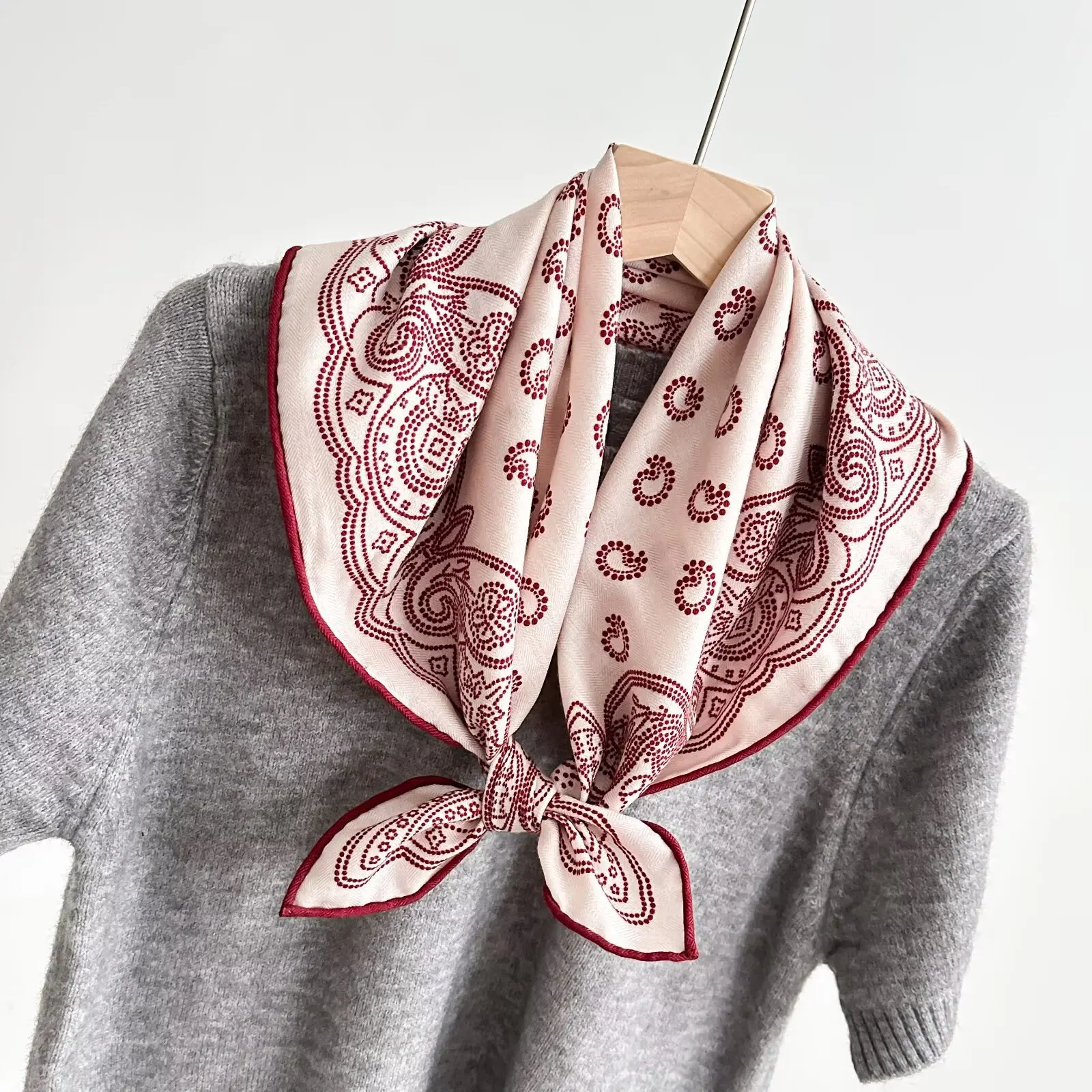 2026 Winter Scarves Woman Autumn Ethnic 70% Wool 30% Silk Paisley Print Neck Scarves Muffler Ladies Boho Woman Accesories
2026 Winter Scarves Woman Autumn Ethnic 70% Wool 30% Silk Paisley Print Neck Scarves Muffler Ladies Boho Woman Accesories