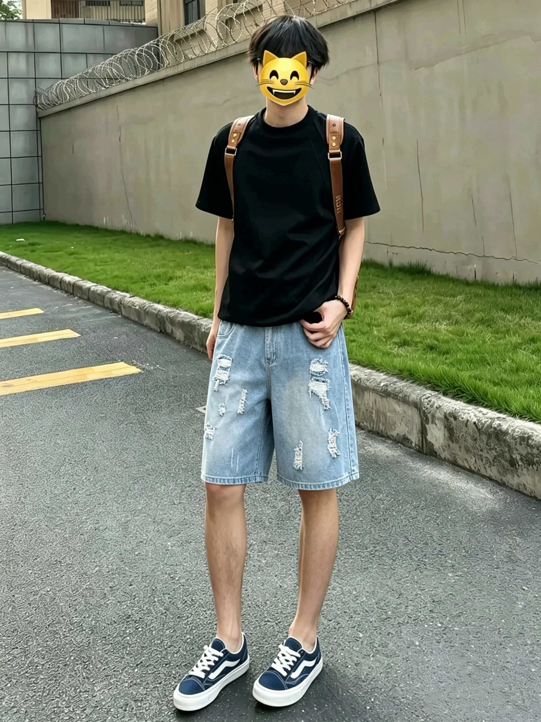 Light Blue Washed Ripped Denim Shorts Men's Summer American Vintage Poor Man's Straight Five Half-length Pants
Light Blue Washed Ripped Denim Shorts Men's Summer American Vintage Poor Man's Straight Five Half-length Pants