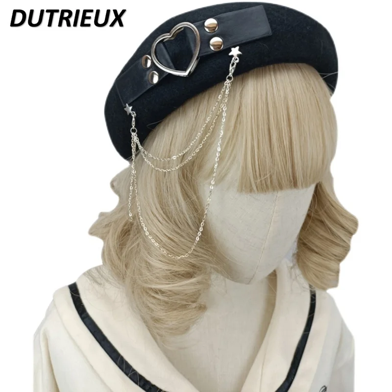 Японский оригинальный дизайнерский берет для женщин JK Lolita черный Берет Harajuku панк Goth Love цепочка шляпа с круглым вырезом милые шапки для девочек
Японский оригинальный дизайнерский берет для женщин JK Lolita черный Берет Harajuku панк Goth Love цепочка шляпа с круглым вырезом милые шапки для девочек