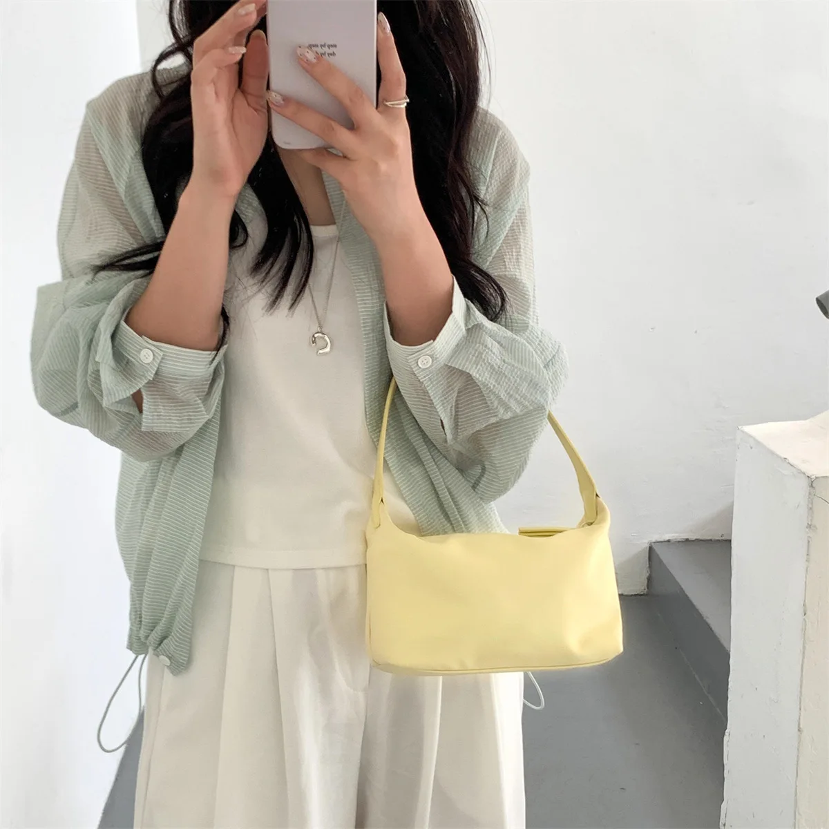 Korean Style Texture Nylon Handbags Women's Spring Summer Simple Candy Color Casual Handbag Portable Commuting Small Square Bags
Korean Style Texture Nylon Handbags Women's Spring Summer Simple Candy Color Casual Handbag Portable Commuting Small Square Bags