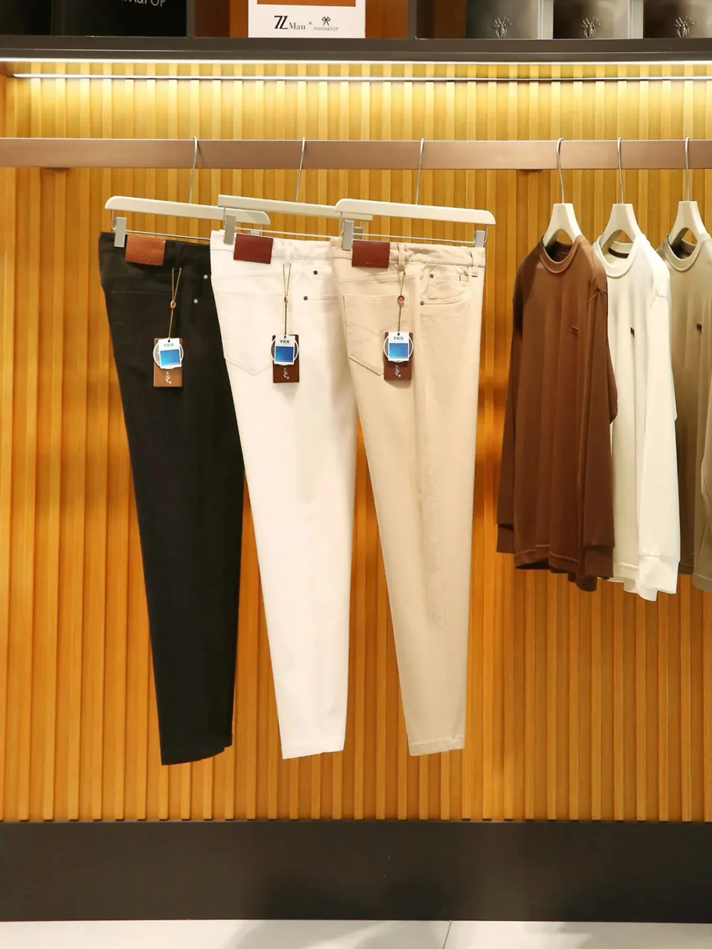 Men's Business Casual Straight Leg Jeans Cotton Polyester Blend Washed Fabric Autumn Winter Fashionable Trousers
Men's Business Casual Straight Leg Jeans Cotton Polyester Blend Washed Fabric Autumn Winter Fashionable Trousers