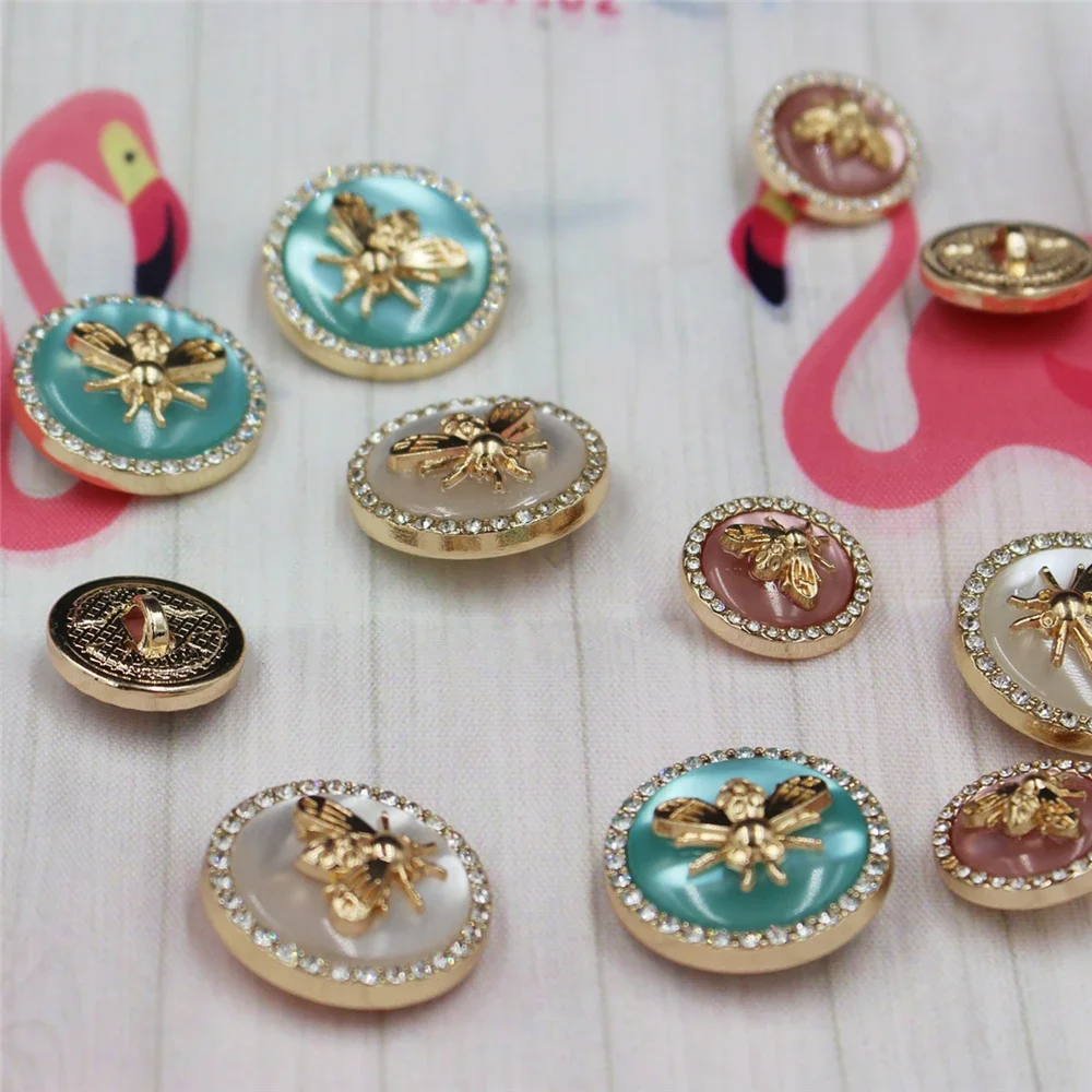 Super Beautiful DIY Sewing Buttons for Coat, Luxury Rhinestones Decorative Buttons for Clothing, Bee Pattern, Shirt Buttons
Super Beautiful DIY Sewing Buttons for Coat, Luxury Rhinestones Decorative Buttons for Clothing, Bee Pattern, Shirt Buttons