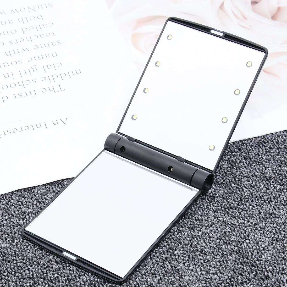 Компактное светодиодное зеркало для макияжа, черное, двустороннее, складное, портативное, мини-зеркало, идеально подходит для путешествий, украшений и макияжа
Компактное светодиодное зеркало для макияжа, черное, двустороннее, складное, портативное, мини-зеркало, идеально подходит для путешествий, украшений и макияжа