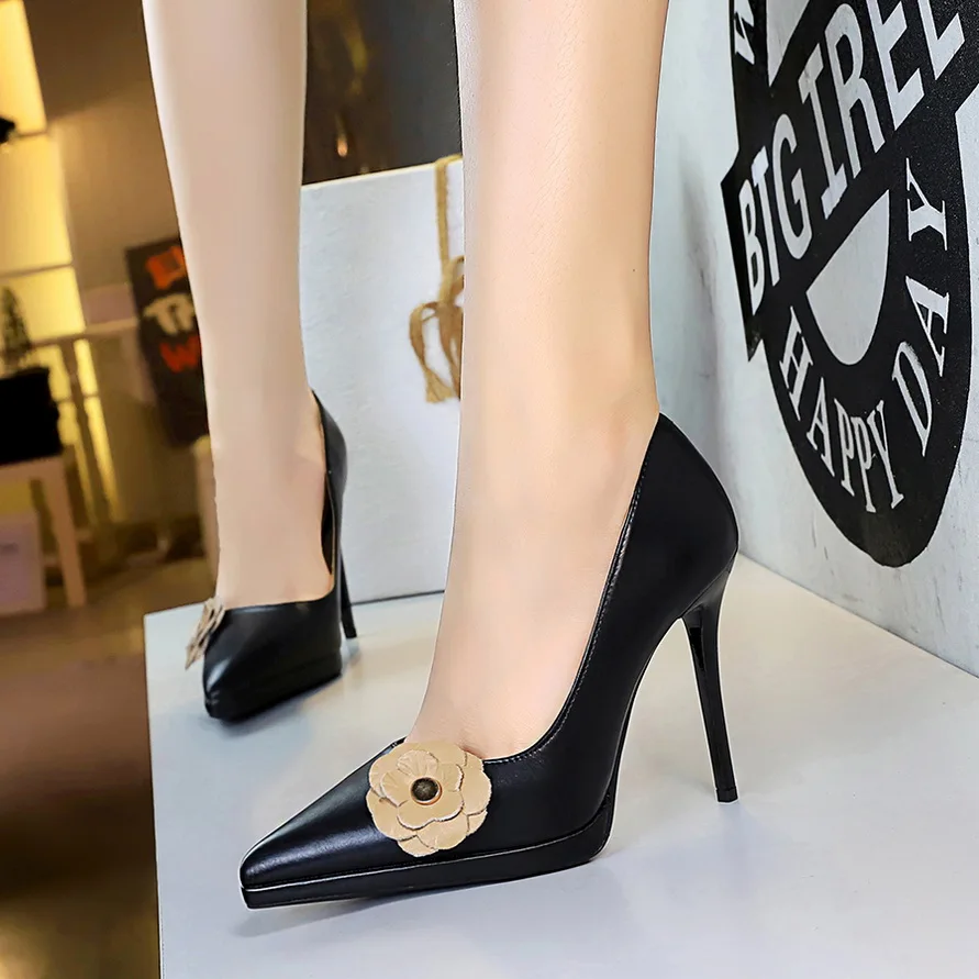 BIGTREE Shoes Platform Pumps women shoes Stiletto Heels 11 cm Flower decoration High Heels women Pumps party shoes Large size 43
BIGTREE Shoes Platform Pumps women shoes Stiletto Heels 11 cm Flower decoration High Heels women Pumps party shoes Large size 43