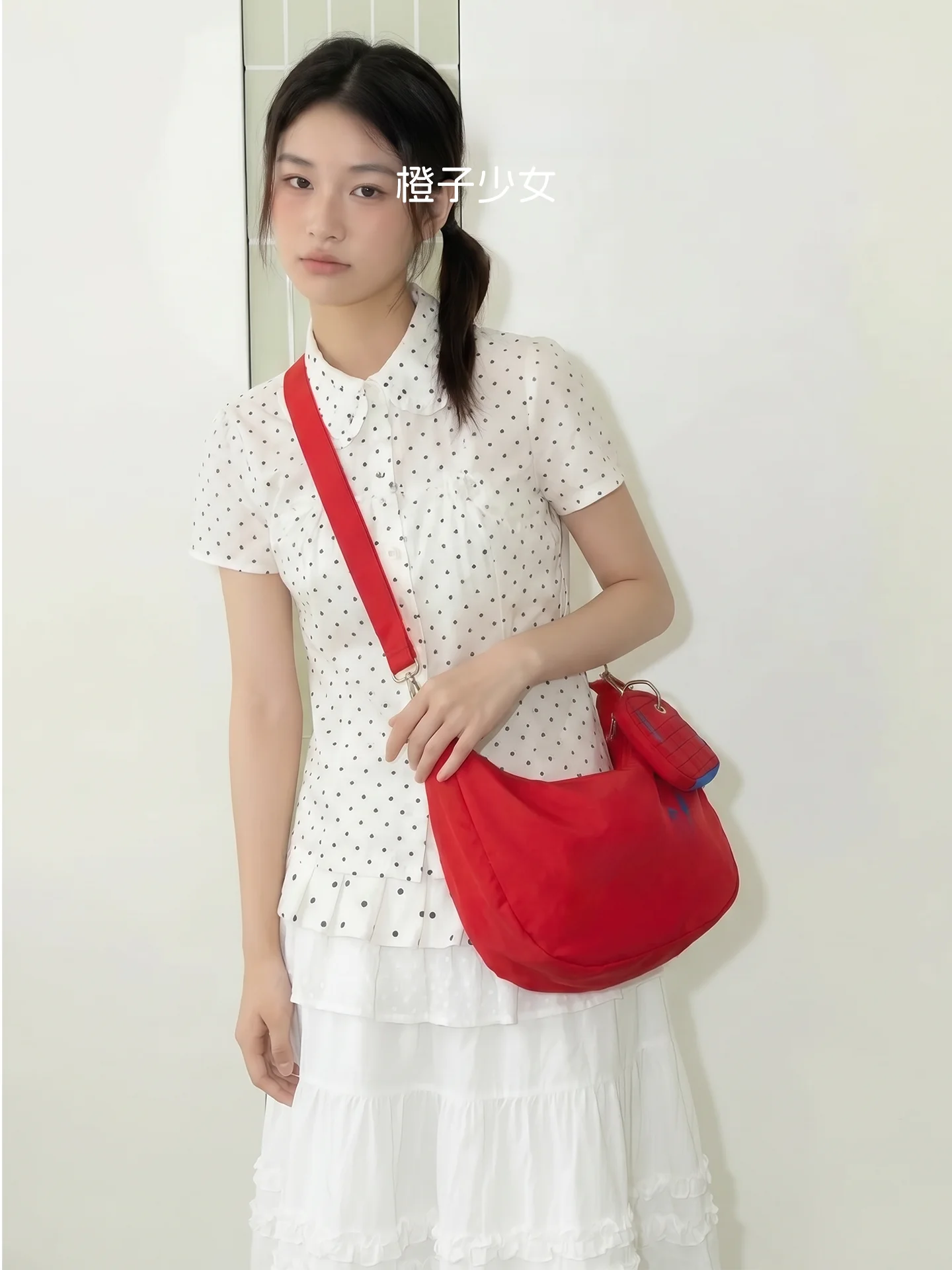 Red Canvas Dumpling Shaped Tote Bag Women's Commuter Nylon Waterproof Large Capacity Shoulder Bag by Orange Girl Sweet Cool S...
Red Canvas Dumpling Shaped Tote Bag Women's Commuter Nylon Waterproof Large Capacity Shoulder Bag by Orange Girl Sweet Cool S...