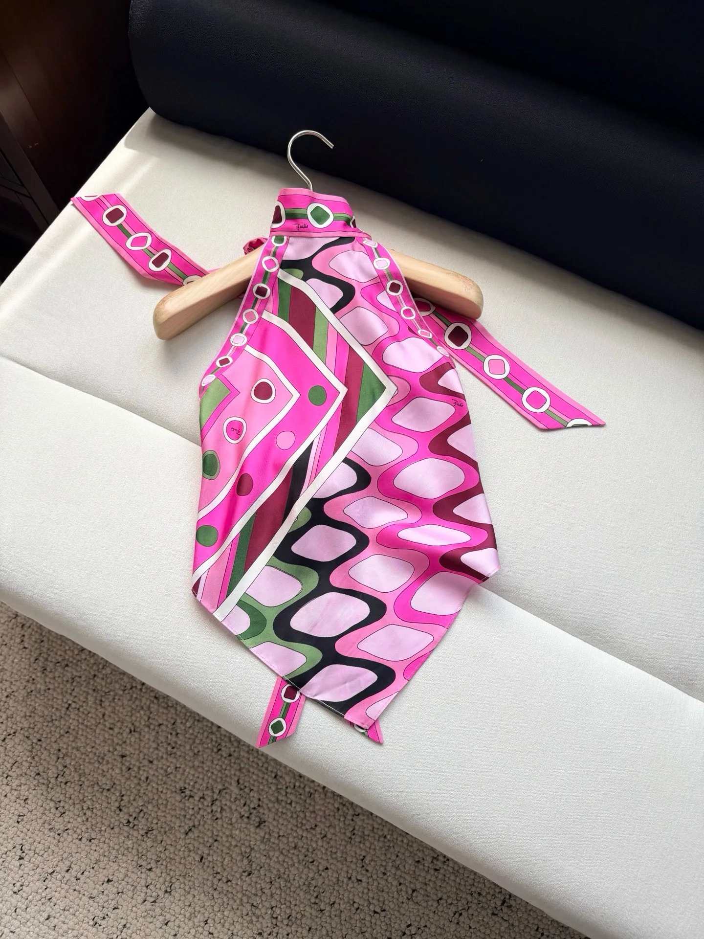 100% Real Silk Boho Pink Geometric Print Halter Scarf Top, Sexy Sleeveless Backless Blouse for Party & Vacation High Quality New
100% Real Silk Boho Pink Geometric Print Halter Scarf Top, Sexy Sleeveless Backless Blouse for Party & Vacation High Quality New