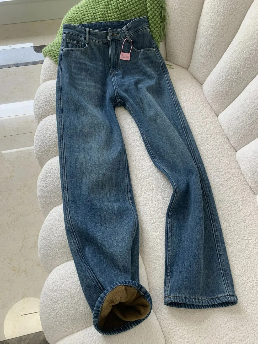 Fleece Lined Skinny Jeans Women's Autumn Winter Fashion Loose Straight Leg Pants Slimming Wide Leg Long Trousers for Commuting
Fleece Lined Skinny Jeans Women's Autumn Winter Fashion Loose Straight Leg Pants Slimming Wide Leg Long Trousers for Commuting