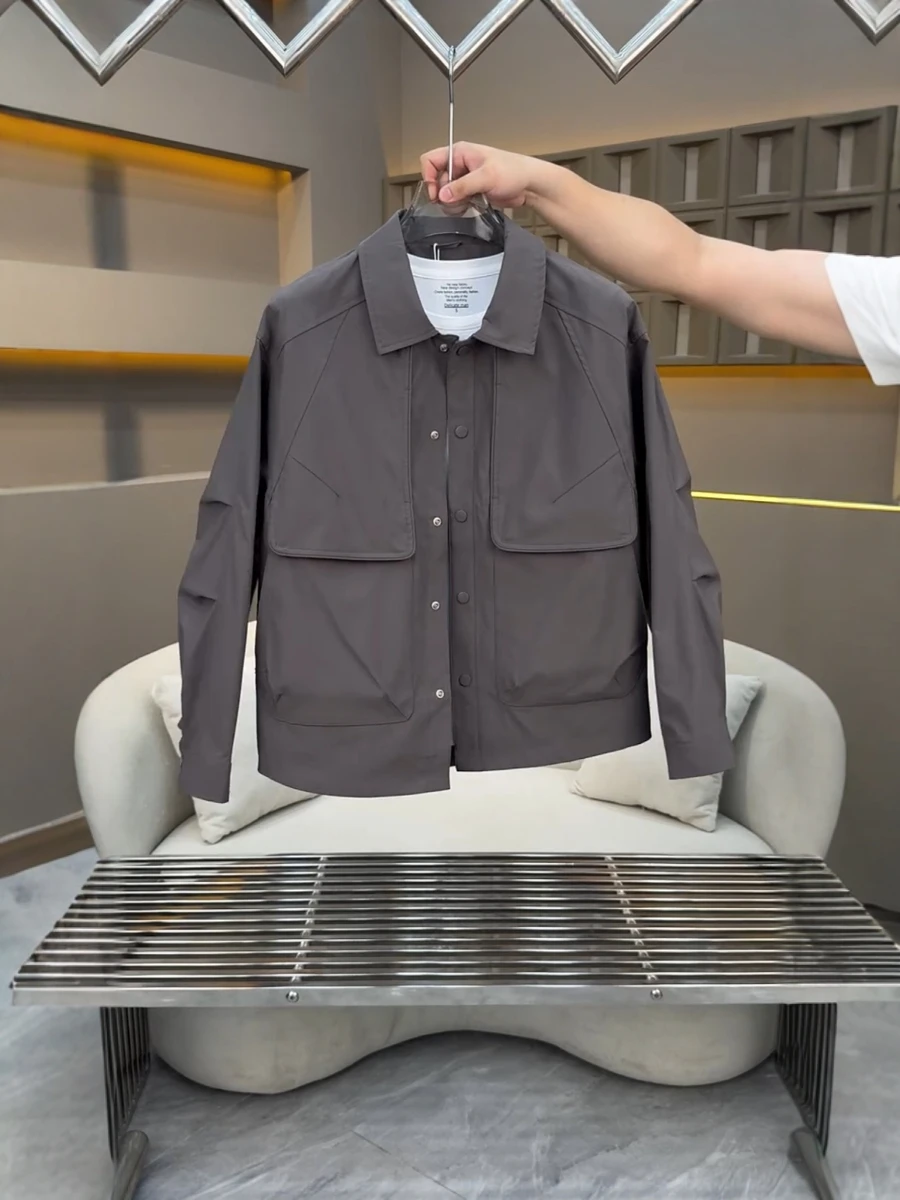 Simple Faion Men's Jaet Autumn 2025 New Sle Casual Collar ket Versatile Button Workwear Stand Fit Embroidered
Simple Faion Men's Jaet Autumn 2025 New Sle Casual Collar ket Versatile Button Workwear Stand Fit Embroidered