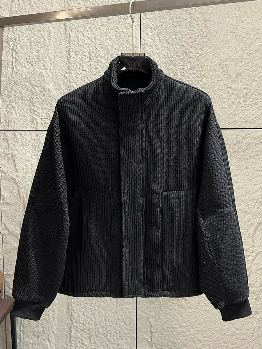 Black Knitted Texture Fabric Jacket for Men Winter Warm Stand Collar American Retro Style Polyester Fiber 95% Spandex 5%
Black Knitted Texture Fabric Jacket for Men Winter Warm Stand Collar American Retro Style Polyester Fiber 95% Spandex 5%