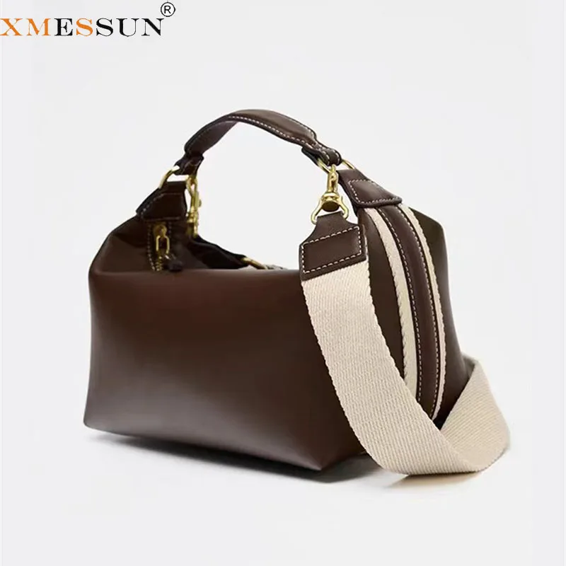 XMESSUN New Retro Soft Leather Handbag For Womenn,Fashion Large Capacity Shoulder Bag Ladies Casual Striped Side Crossbody Bag
XMESSUN New Retro Soft Leather Handbag For Womenn,Fashion Large Capacity Shoulder Bag Ladies Casual Striped Side Crossbody Bag