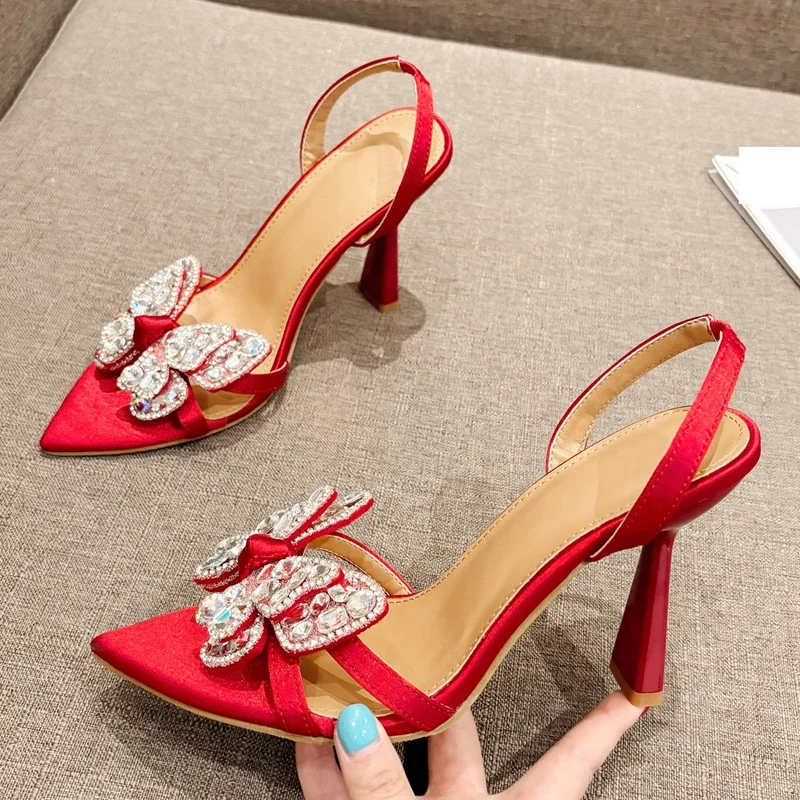 Aneikeh/пикантные дизайнерские стильные сандалии с узлом-бабочкой и кристаллами, женские туфли на высоком каблуке с острым носком, свадебные стриптизерши, Zapatos Mujer
Aneikeh/пикантные дизайнерские стильные сандалии с узлом-бабочкой и кристаллами, женские туфли на высоком каблуке с острым носком, свадебные стриптизерши, Zapatos Mujer