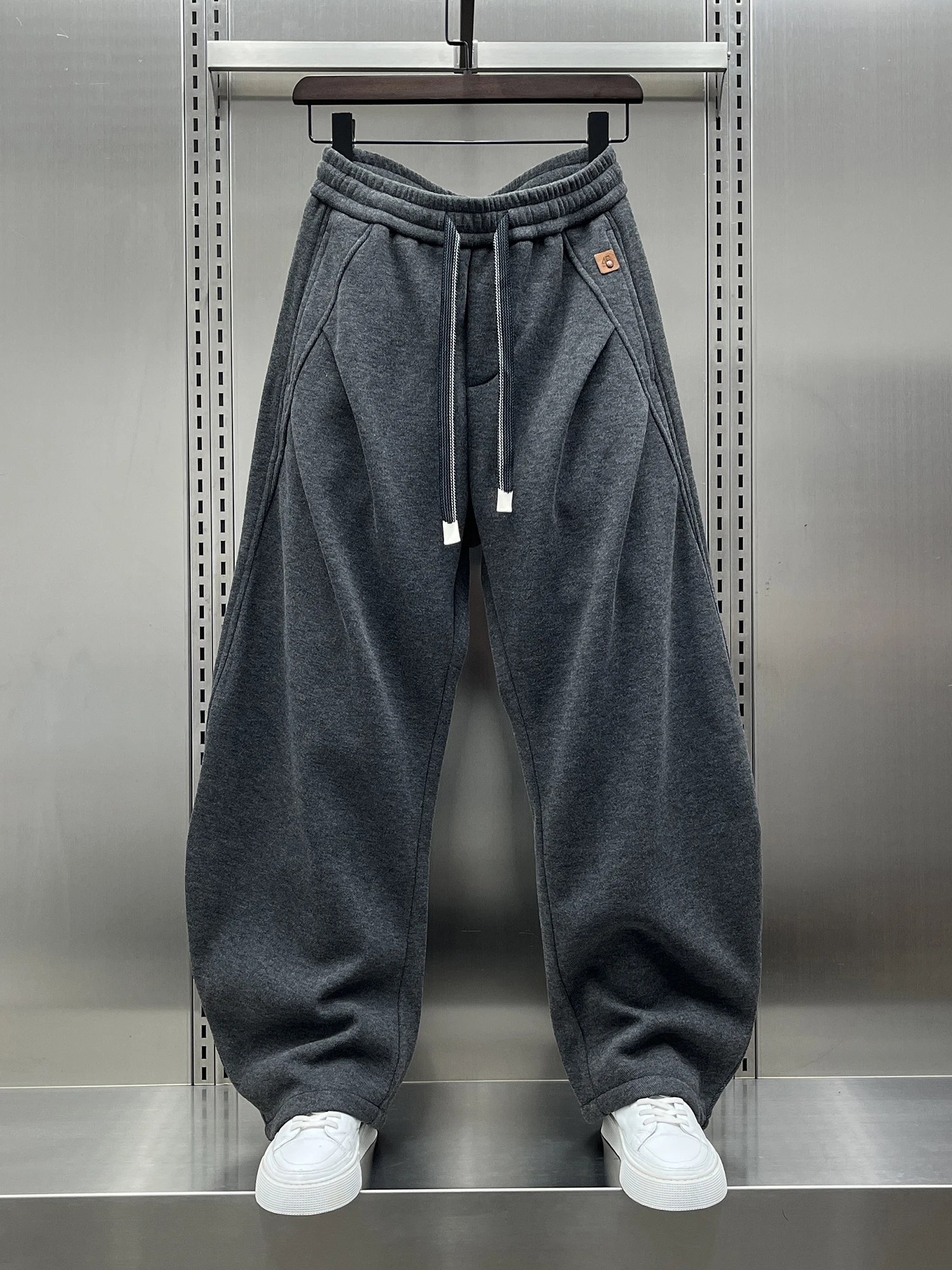 Мужские утепленные брюки с флисовой подкладкой, свободного кроя, в американском стиле, для спорта и повседневной носки, осень-зима, новинка
Мужские утепленные брюки с флисовой подкладкой, свободного кроя, в американском стиле, для спорта и повседневной носки, осень-зима, новинка