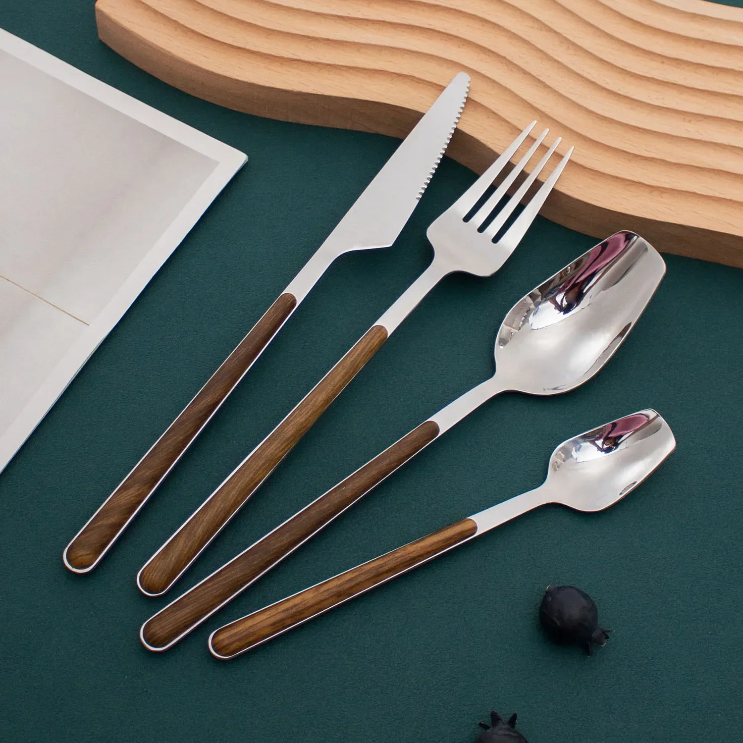 24pcs Stainless Steel Plastics Clamp Handle Cutlery Set Dinnerware Western Tableware Knife Fork Tea Spoon Dishwasher Safe Gift
24pcs Stainless Steel Plastics Clamp Handle Cutlery Set Dinnerware Western Tableware Knife Fork Tea Spoon Dishwasher Safe Gift