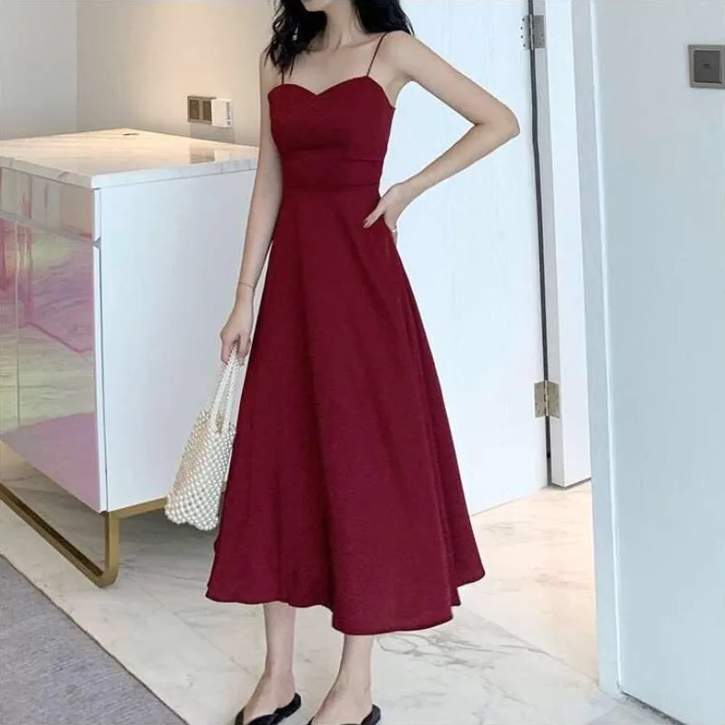 Summer 2026 Women's Sexy Cross-Back Suspender Dress Hong Kong-Style Slim Fit Backless Long Gown for Chic Occasions
Summer 2026 Women's Sexy Cross-Back Suspender Dress Hong Kong-Style Slim Fit Backless Long Gown for Chic Occasions