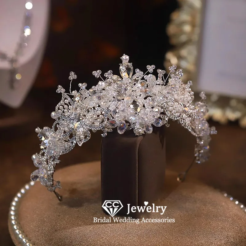 CC Luxury Tiaras Wedding Hair Accessories Bridal Headpiece Engagement Hairwear Women Crown Butterfly Shape Romantic Crowns AN404
CC Luxury Tiaras Wedding Hair Accessories Bridal Headpiece Engagement Hairwear Women Crown Butterfly Shape Romantic Crowns AN404
