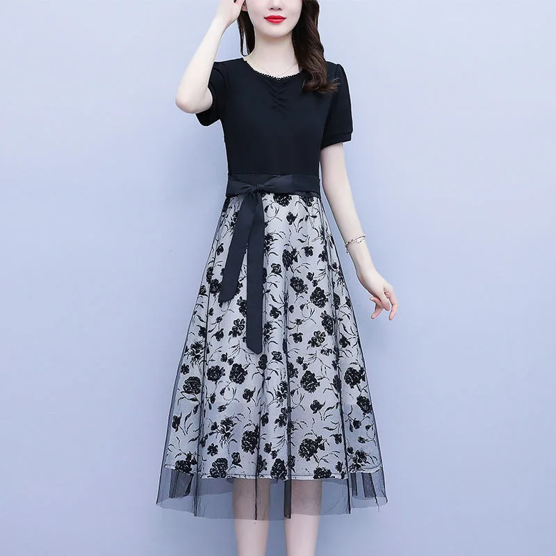 Elegant Women's Floral Print A-Line Midi Dress With Sash Belt And O-Neck Design For Summer Wear
Elegant Women's Floral Print A-Line Midi Dress With Sash Belt And O-Neck Design For Summer Wear