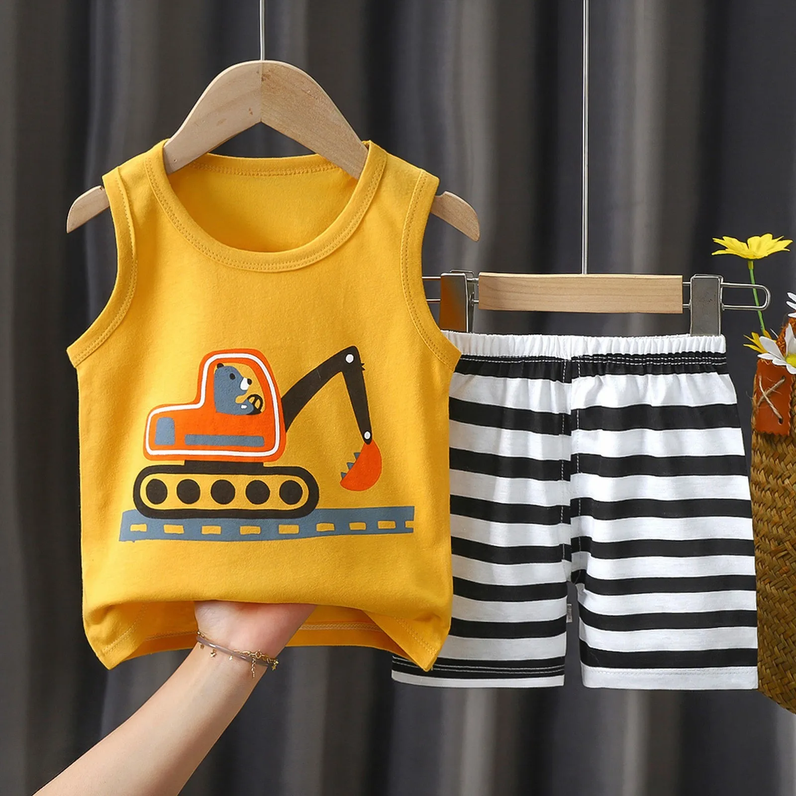 Baby Cartoon Outfits Toddler Vest Sleeveless Cartoon Car Pattern Boys Tops+Shorts Summer Outdoor Casual Bodysuits Baby Boy
Baby Cartoon Outfits Toddler Vest Sleeveless Cartoon Car Pattern Boys Tops+Shorts Summer Outdoor Casual Bodysuits Baby Boy