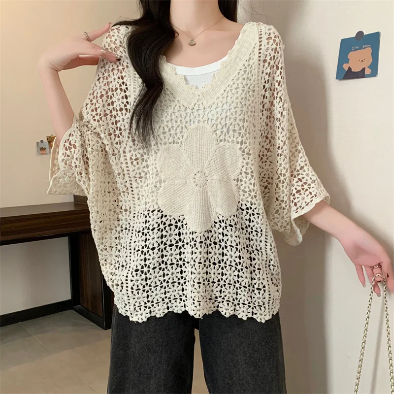 Bohemian Style Solid Color Hollow Out Crochet Women Lace Tops Fashionable Loose Beach Vacation Shawl Sunscreen Shirt
Bohemian Style Solid Color Hollow Out Crochet Women Lace Tops Fashionable Loose Beach Vacation Shawl Sunscreen Shirt