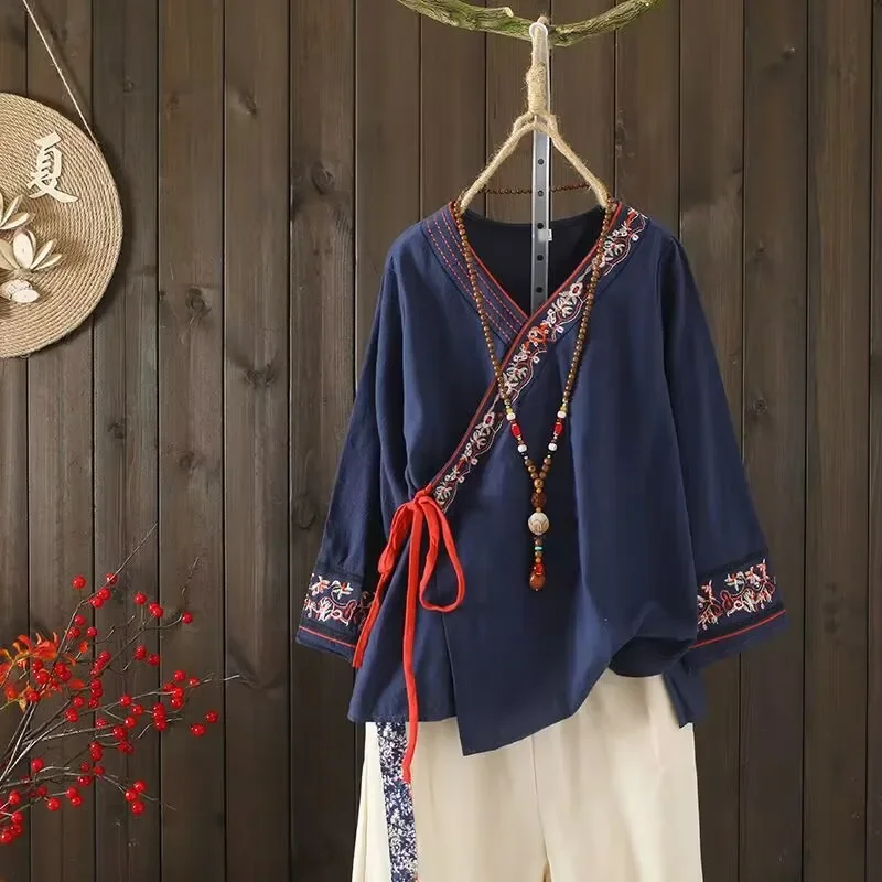 Chinese Traditional Tang Suit Female Costume Vintage Blouse Long Sleeve Lace-up Embroidery Top for Women Hanfu Blouse E919
Chinese Traditional Tang Suit Female Costume Vintage Blouse Long Sleeve Lace-up Embroidery Top for Women Hanfu Blouse E919