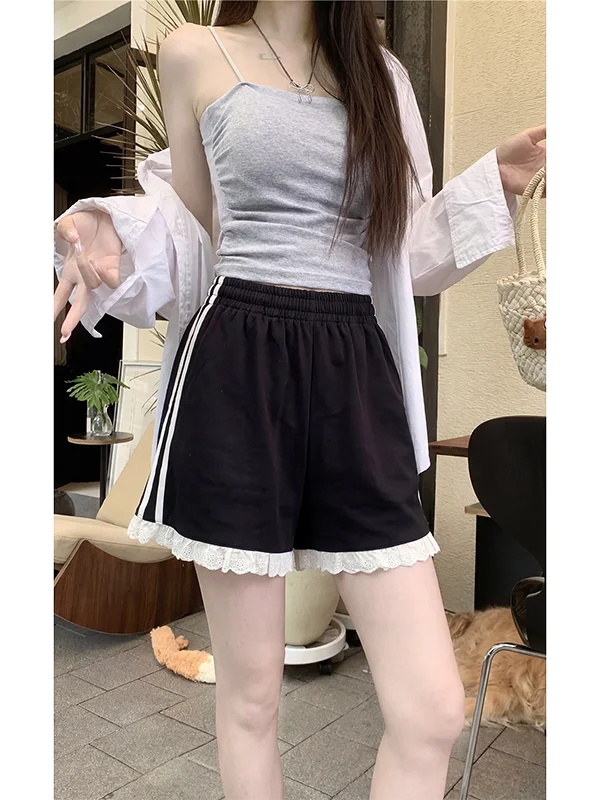 Korean Style High Waist Loose Fit Summer Short Pants Women's Casual Wide Leg Pants Lace Trim Splice Sporty Leisure Shorts
Korean Style High Waist Loose Fit Summer Short Pants Women's Casual Wide Leg Pants Lace Trim Splice Sporty Leisure Shorts