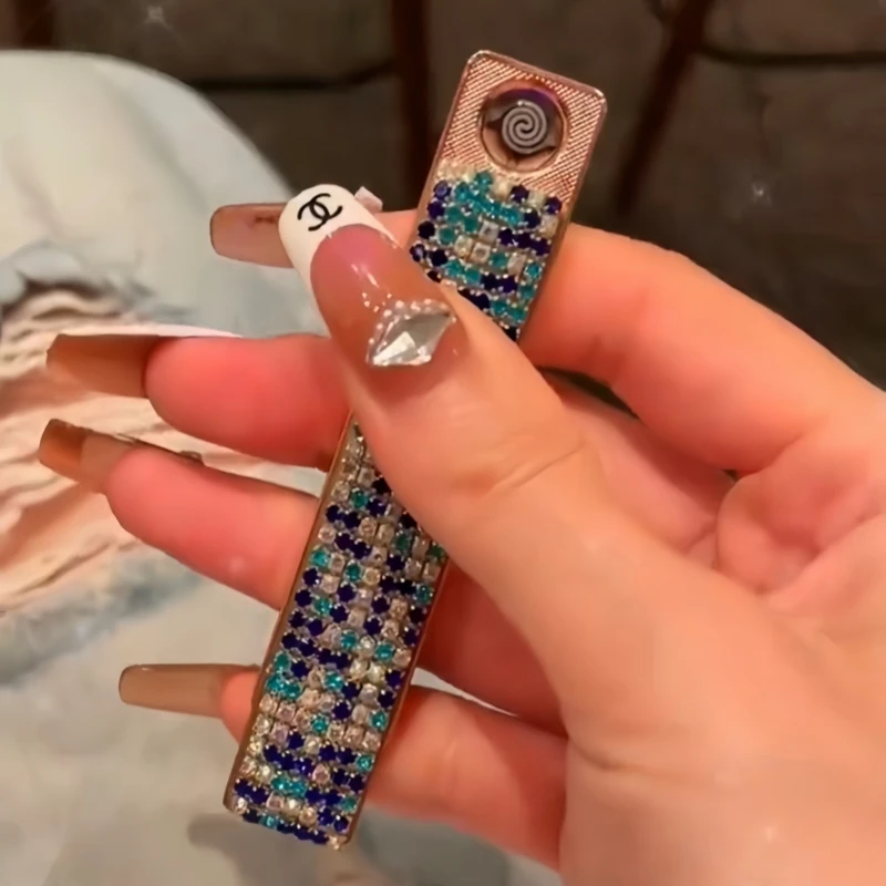 Mini Cute Diamond Set Charging Women's Lighter Compact and Portable Flameless Outdoor Windproof Lighter Women's Gift
Mini Cute Diamond Set Charging Women's Lighter Compact and Portable Flameless Outdoor Windproof Lighter Women's Gift