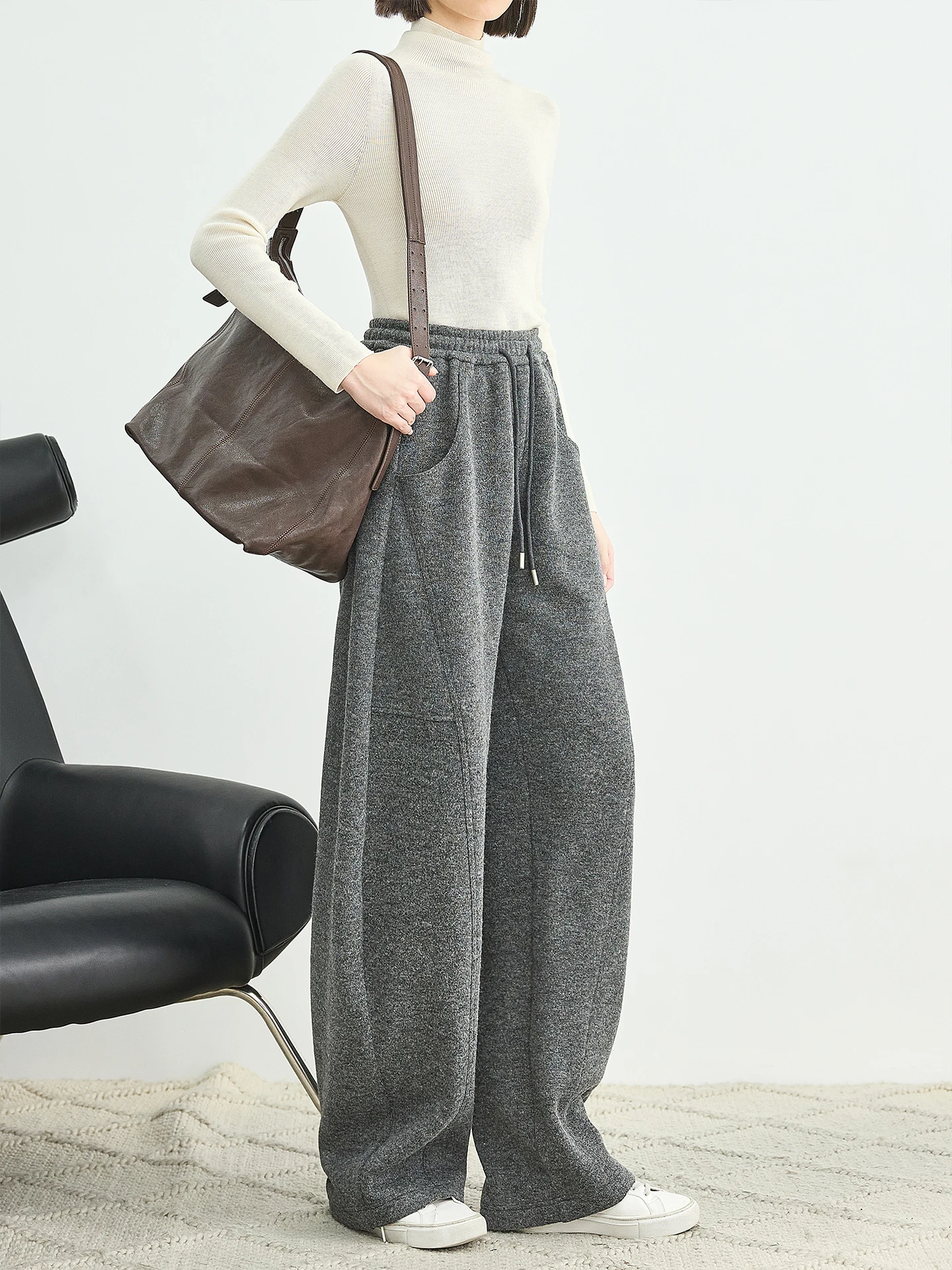 Women's Grey Woolen Wide Leg Pants Casual Thickened Sports Sweatpants Soft Long Knife Comfortable Autumn Winter Trousers
Women's Grey Woolen Wide Leg Pants Casual Thickened Sports Sweatpants Soft Long Knife Comfortable Autumn Winter Trousers