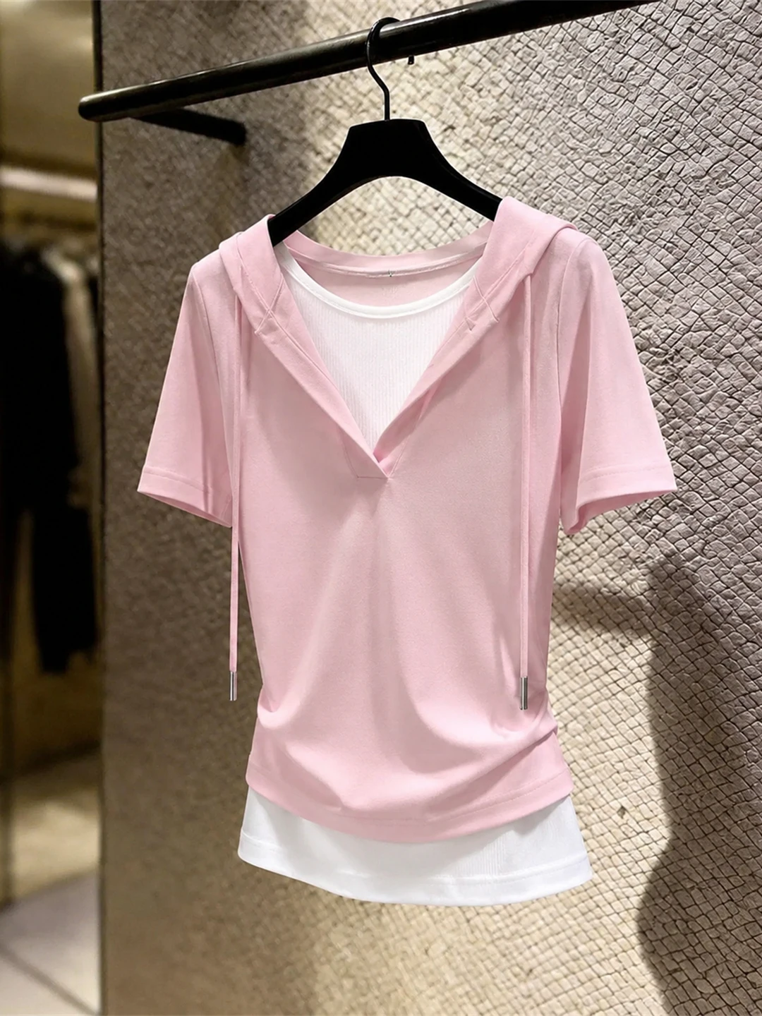 Korean Style Sweet Fake Two-Piece Hooded Short Sleeve T-Shirt Casual Daily Summer Top Women's plus Size Inner Wear
Korean Style Sweet Fake Two-Piece Hooded Short Sleeve T-Shirt Casual Daily Summer Top Women's plus Size Inner Wear