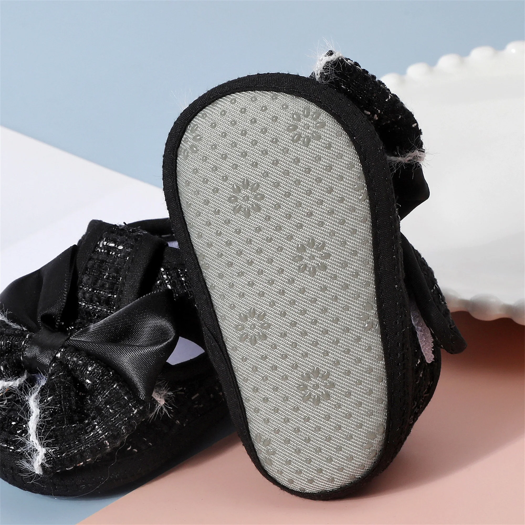 Adorable Baby Girl Mary Jane Shoes with Bowknot Detail and Anti-Slip Sole Perfect for Special Occasions and Everyday Wear
Adorable Baby Girl Mary Jane Shoes with Bowknot Detail and Anti-Slip Sole Perfect for Special Occasions and Everyday Wear