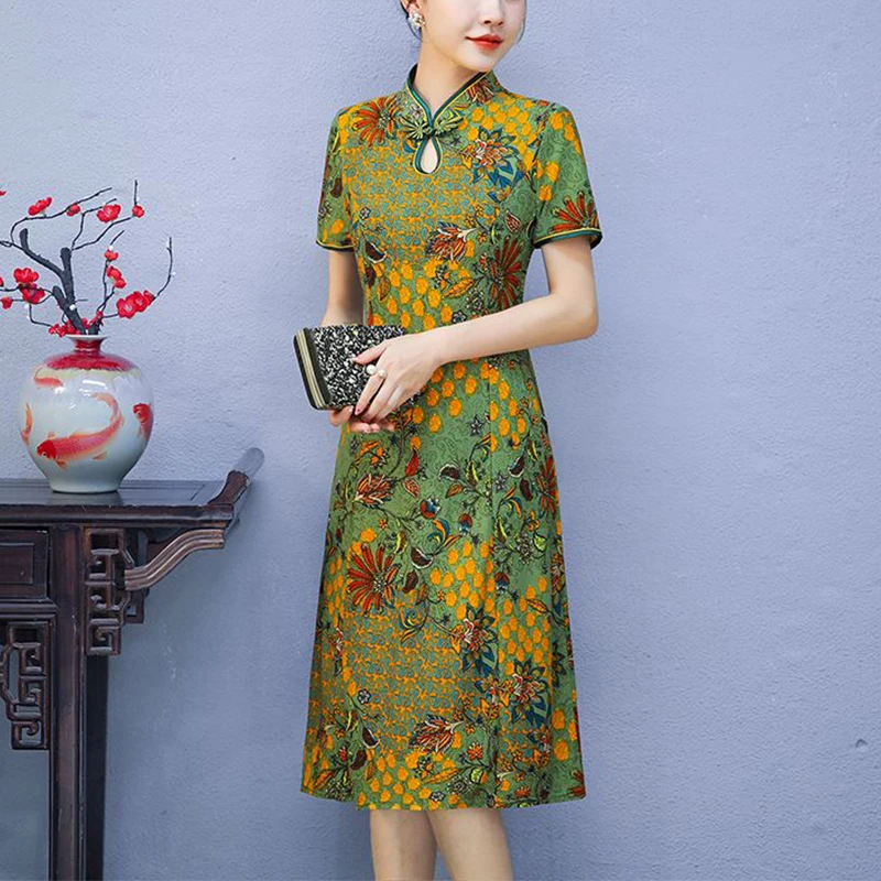 Women's Floral Print Cheongsam Dress High Neck Short Sleeve Traditional Chinese Style Midi Dress
Women's Floral Print Cheongsam Dress High Neck Short Sleeve Traditional Chinese Style Midi Dress